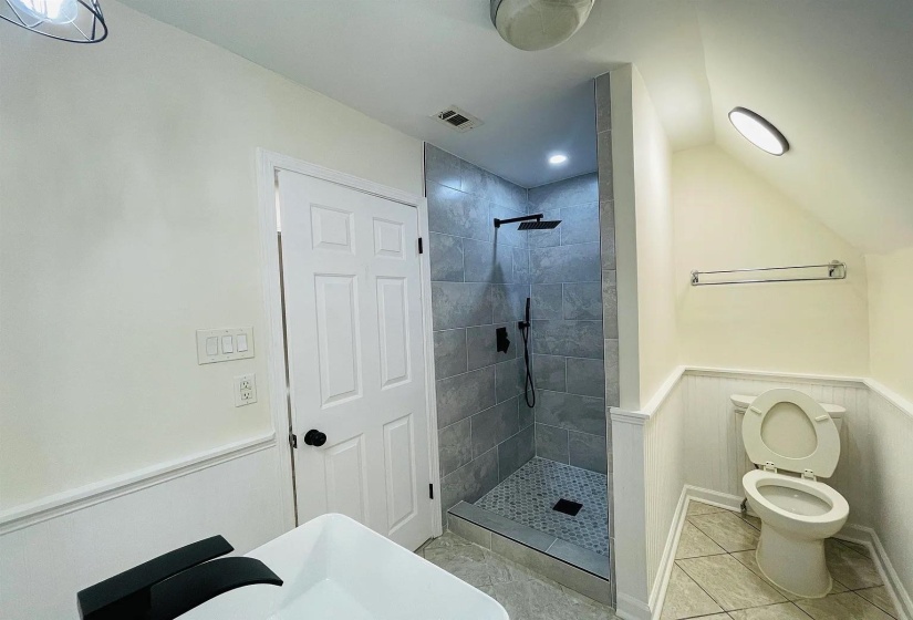 1947 MT BADON LN, Memphis, Tennessee 38016, 5 Bedrooms Bedrooms, 9 Rooms Rooms,3 BathroomsBathrooms,Rental Properties,For Sale,MT BADON,10223599