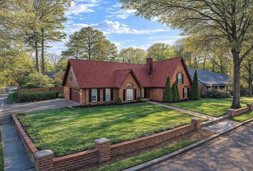 1947 MT BADON LN, Memphis, Tennessee 38016, 5 Bedrooms Bedrooms, 9 Rooms Rooms,3 BathroomsBathrooms,Rental Properties,For Sale,MT BADON,10223599