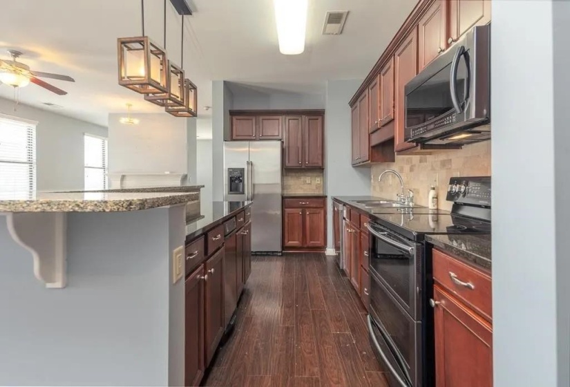 721 LITTY CT, Memphis, Tennessee 38103, 1 Bedroom Bedrooms, 4 Rooms Rooms,1.1 BathroomsBathrooms,Rental Properties,For Sale,LITTY,10223614
