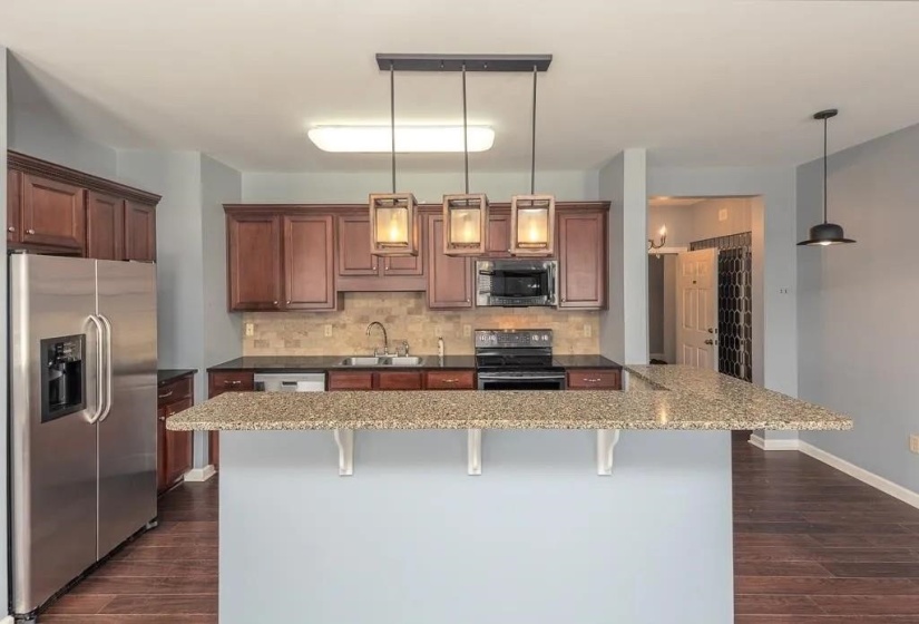 721 LITTY CT, Memphis, Tennessee 38103, 1 Bedroom Bedrooms, 4 Rooms Rooms,1.1 BathroomsBathrooms,Rental Properties,For Sale,LITTY,10223614