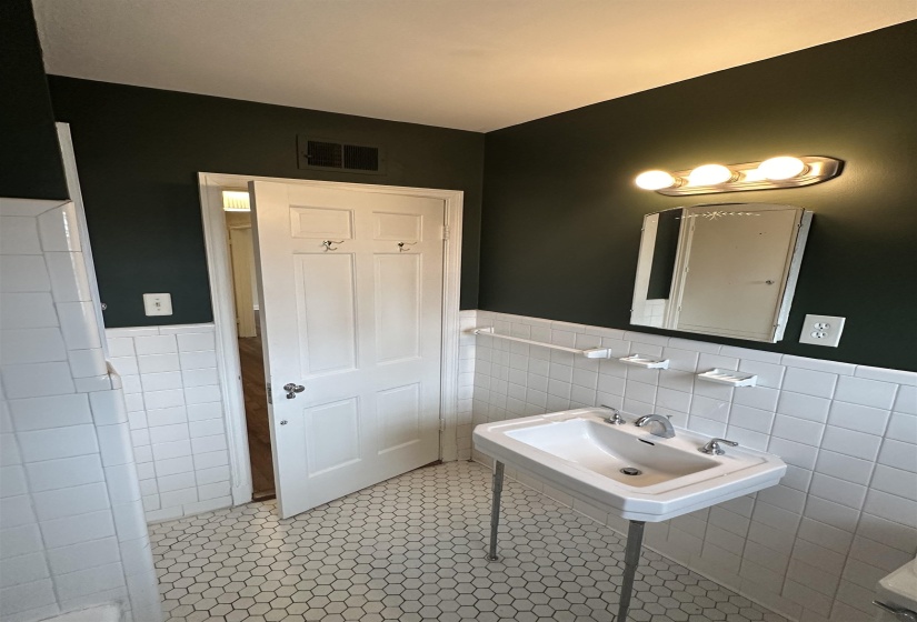 2906 TISHOMINGO LN, Memphis, Tennessee 38111, 3 Bedrooms Bedrooms, 8 Rooms Rooms,3 BathroomsBathrooms,Rental Properties,For Sale,TISHOMINGO,10223618