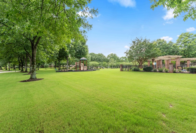 1176 BRAYRIDGE CV, Collierville, Tennessee 38017, 5 Bedroom Bedrooms, 10 Room Rooms,4.1 BathroomBathrooms,Residential,For Sale,BRAYRIDGE,0,10223260