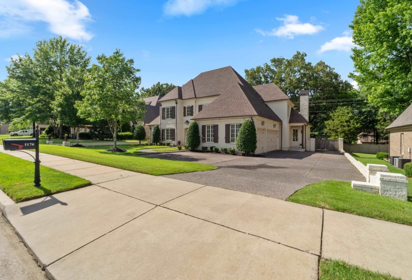 1176 BRAYRIDGE CV, Collierville, Tennessee 38017, 5 Bedroom Bedrooms, 10 Room Rooms,4.1 BathroomBathrooms,Residential,For Sale,BRAYRIDGE,0,10223260