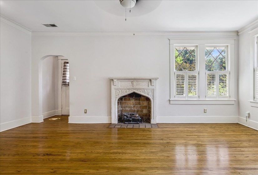 2126 UNIVERSITY CIR, Memphis, Tennessee 38112, 2 Bedrooms Bedrooms, 5 Rooms Rooms,1 BathroomBathrooms,Residential,For Sale,UNIVERSITY,10223576