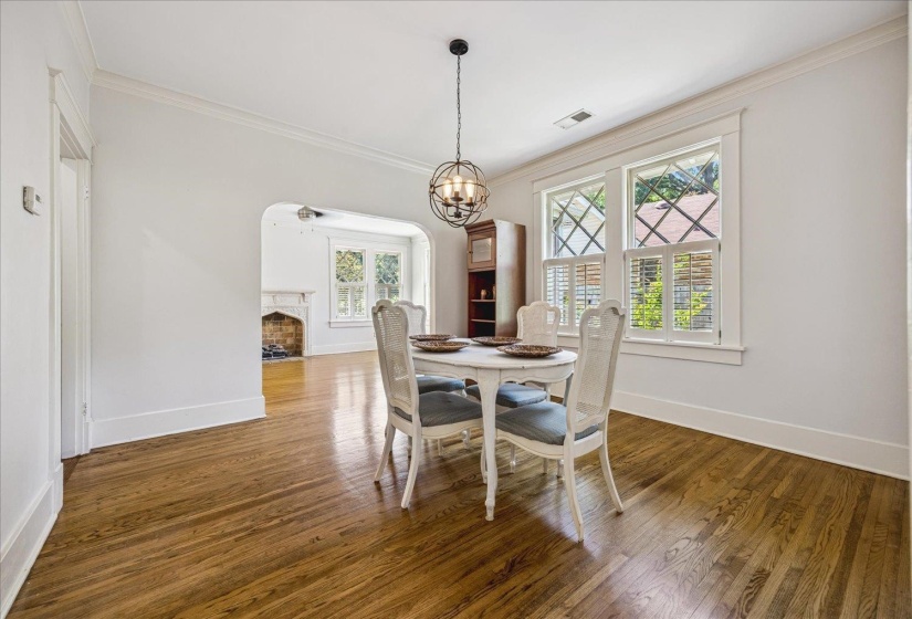 2126 UNIVERSITY CIR, Memphis, Tennessee 38112, 2 Bedrooms Bedrooms, 5 Rooms Rooms,1 BathroomBathrooms,Residential,For Sale,UNIVERSITY,10223576