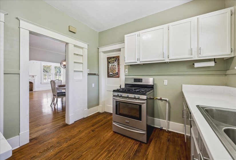 2126 UNIVERSITY CIR, Memphis, Tennessee 38112, 2 Bedrooms Bedrooms, 5 Rooms Rooms,1 BathroomBathrooms,Residential,For Sale,UNIVERSITY,10223576