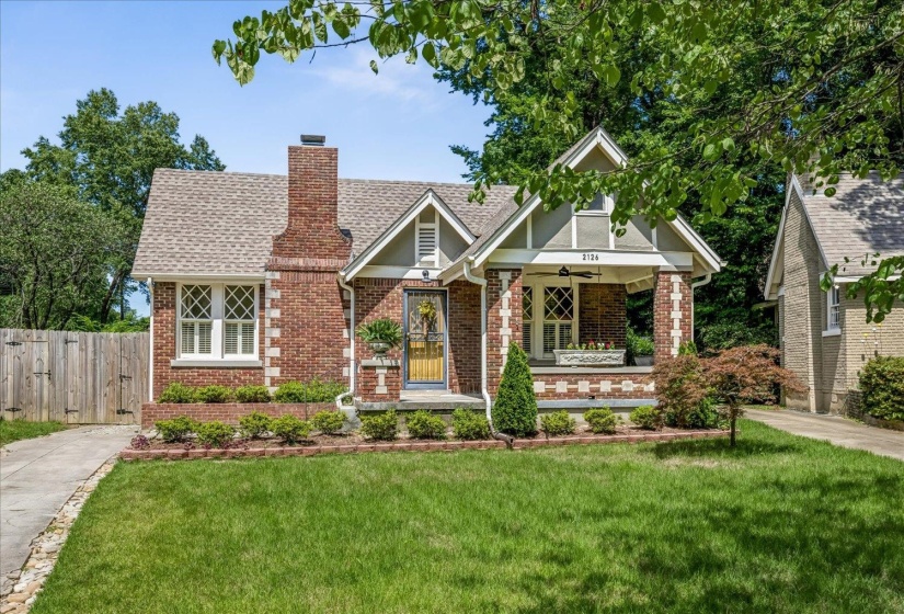 2126 UNIVERSITY CIR, Memphis, Tennessee 38112, 2 Bedrooms Bedrooms, 5 Rooms Rooms,1 BathroomBathrooms,Residential,For Sale,UNIVERSITY,10223576