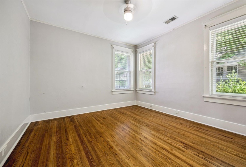 2126 UNIVERSITY CIR, Memphis, Tennessee 38112, 2 Bedrooms Bedrooms, 5 Rooms Rooms,1 BathroomBathrooms,Residential,For Sale,UNIVERSITY,10223576