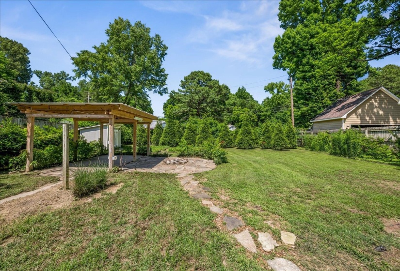 2126 UNIVERSITY CIR, Memphis, Tennessee 38112, 2 Bedrooms Bedrooms, 5 Rooms Rooms,1 BathroomBathrooms,Residential,For Sale,UNIVERSITY,10223576