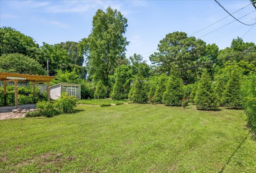 2126 UNIVERSITY CIR, Memphis, Tennessee 38112, 2 Bedrooms Bedrooms, 5 Rooms Rooms,1 BathroomBathrooms,Residential,For Sale,UNIVERSITY,10223576