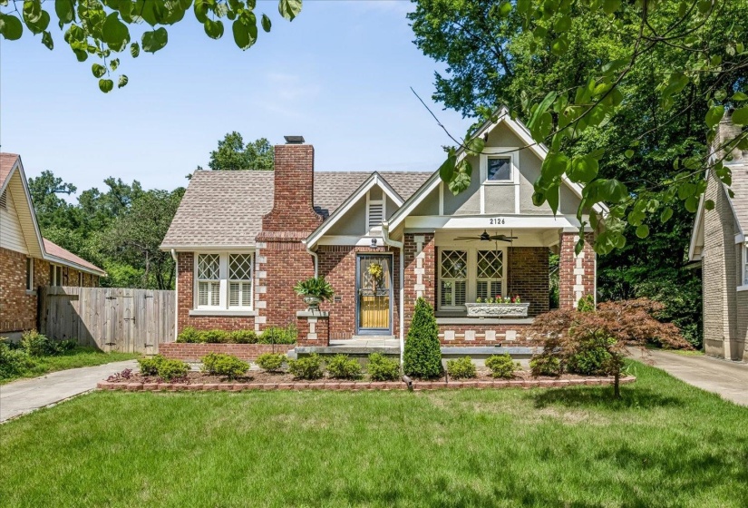 2126 UNIVERSITY CIR, Memphis, Tennessee 38112, 2 Bedrooms Bedrooms, 5 Rooms Rooms,1 BathroomBathrooms,Residential,For Sale,UNIVERSITY,10223576