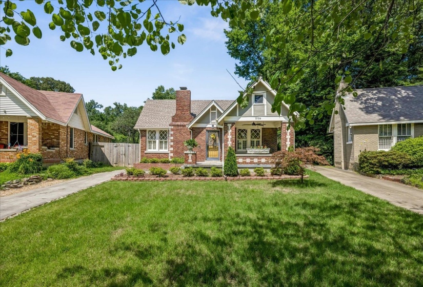 2126 UNIVERSITY CIR, Memphis, Tennessee 38112, 2 Bedrooms Bedrooms, 5 Rooms Rooms,1 BathroomBathrooms,Residential,For Sale,UNIVERSITY,10223576