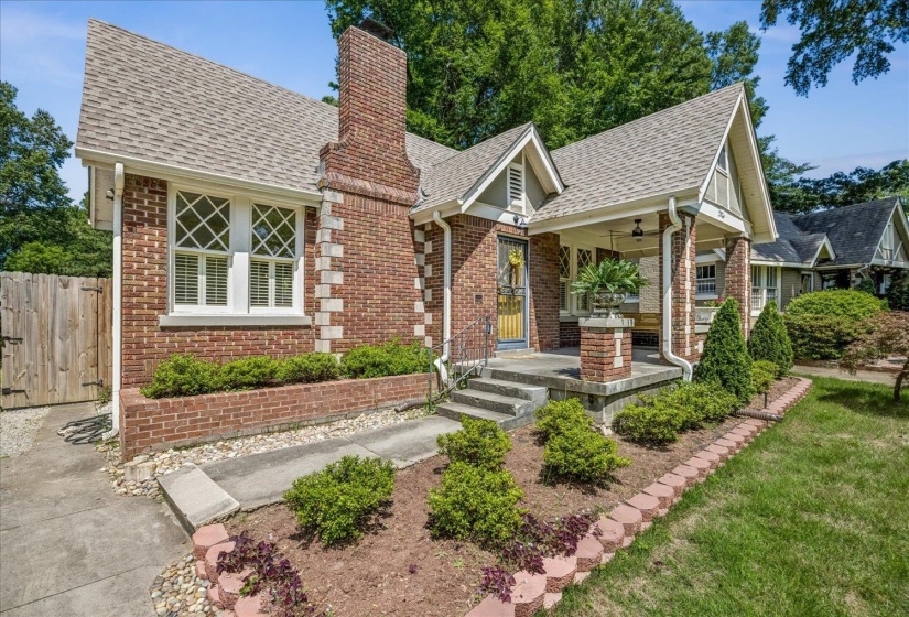 2126 UNIVERSITY CIR, Memphis, Tennessee 38112, 2 Bedrooms Bedrooms, 5 Rooms Rooms,1 BathroomBathrooms,Residential,For Sale,UNIVERSITY,10223576
