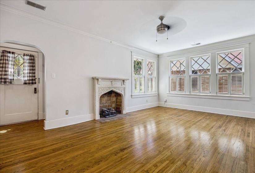 2126 UNIVERSITY CIR, Memphis, Tennessee 38112, 2 Bedrooms Bedrooms, 5 Rooms Rooms,1 BathroomBathrooms,Residential,For Sale,UNIVERSITY,10223576