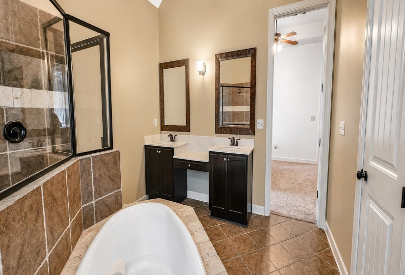 345 RIVERDALE DR, Oakland, Tennessee 38060, 4 Bedrooms Bedrooms, 8 Rooms Rooms,3 BathroomsBathrooms,Residential,For Sale,RIVERDALE,10223581
