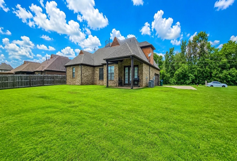 345 RIVERDALE DR, Oakland, Tennessee 38060, 4 Bedrooms Bedrooms, 8 Rooms Rooms,3 BathroomsBathrooms,Residential,For Sale,RIVERDALE,10223581