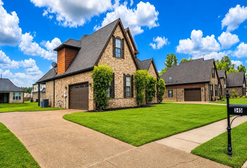 345 RIVERDALE DR, Oakland, Tennessee 38060, 4 Bedrooms Bedrooms, 8 Rooms Rooms,3 BathroomsBathrooms,Residential,For Sale,RIVERDALE,10223581