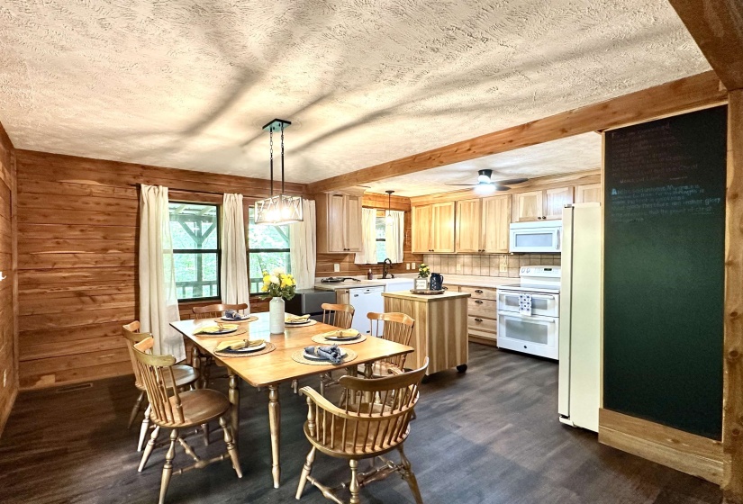 25 KERR LN, Savannah, Tennessee 38372, 3 Bedroom Bedrooms, 8 Room Rooms,2 BathroomBathrooms,Residential,For Sale,KERR,0,10223584