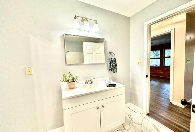 25 KERR LN, Savannah, Tennessee 38372, 3 Bedroom Bedrooms, 8 Room Rooms,2 BathroomBathrooms,Residential,For Sale,KERR,0,10223584