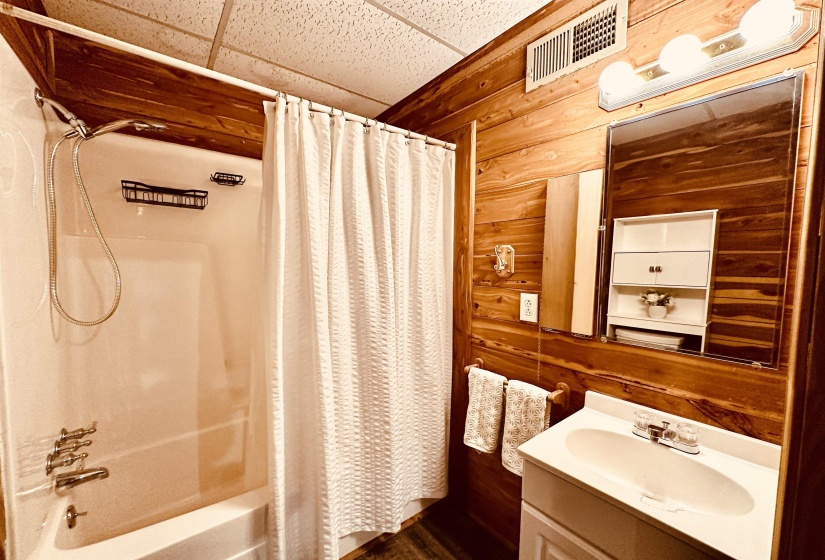 25 KERR LN, Savannah, Tennessee 38372, 3 Bedroom Bedrooms, 8 Room Rooms,2 BathroomBathrooms,Residential,For Sale,KERR,0,10223584