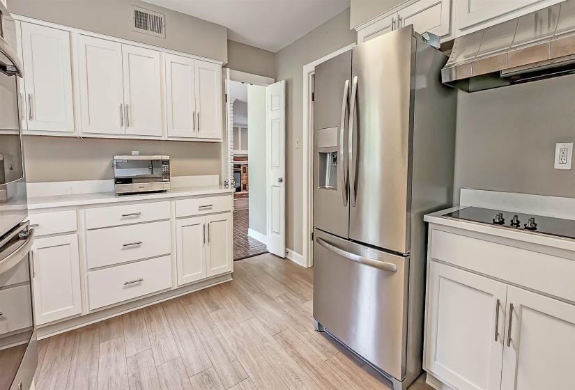 8451 OLD ELM CV, Germantown, Tennessee 38138, 4 Bedroom Bedrooms, 8 Room Rooms,2.1 BathroomBathrooms,Residential,For Sale,OLD ELM,0,10223585