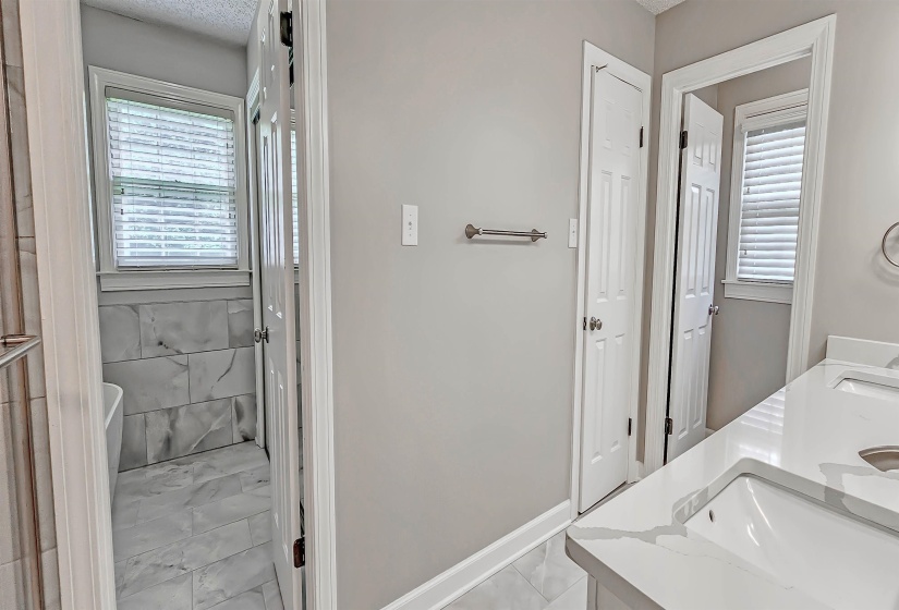 8451 OLD ELM CV, Germantown, Tennessee 38138, 4 Bedroom Bedrooms, 8 Room Rooms,2.1 BathroomBathrooms,Residential,For Sale,OLD ELM,0,10223585