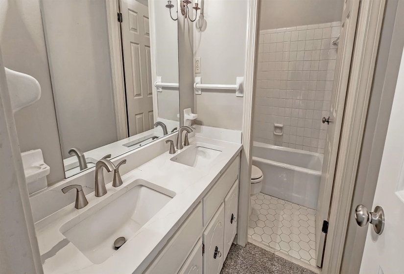 8451 OLD ELM CV, Germantown, Tennessee 38138, 4 Bedroom Bedrooms, 8 Room Rooms,2.1 BathroomBathrooms,Residential,For Sale,OLD ELM,0,10223585