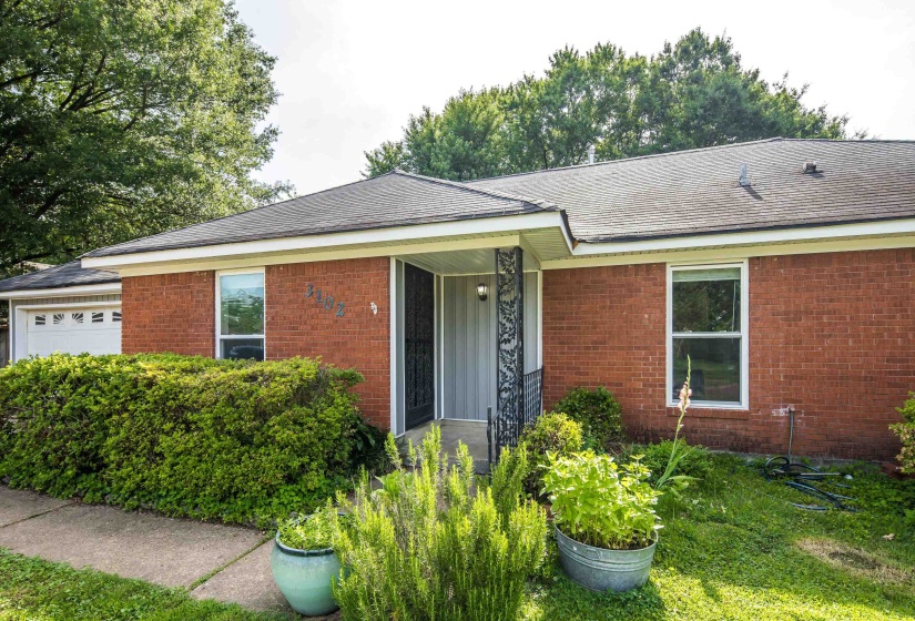 3102 NEWMARKET DR, Bartlett, Tennessee 38134, 3 Bedrooms Bedrooms, 6 Rooms Rooms,2.1 BathroomsBathrooms,Residential,For Sale,NEWMARKET,10223587