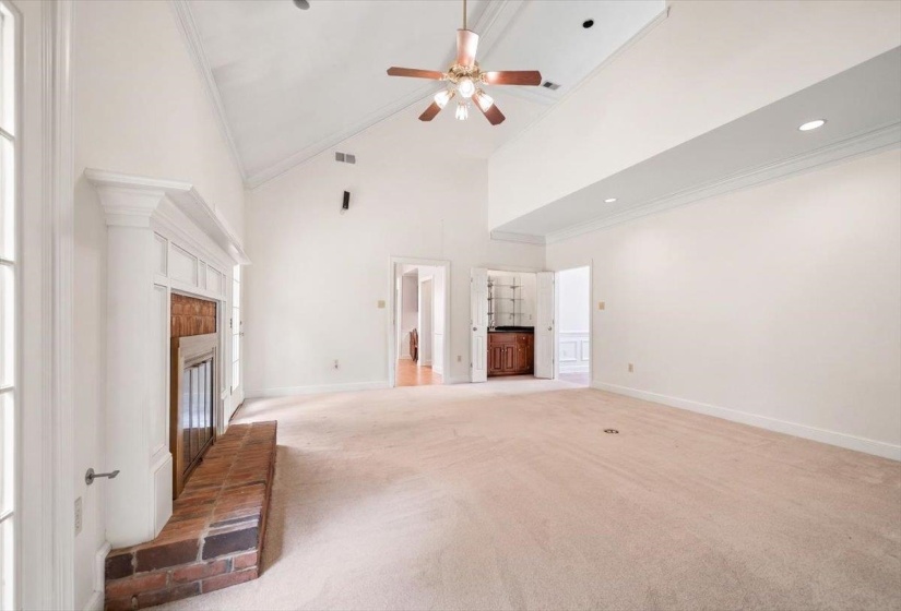 6619 RUE BEAUMONDE DR, Memphis, Tennessee 38120, 4 Bedrooms Bedrooms, 8 Rooms Rooms,2.1 BathroomsBathrooms,Residential,For Sale,RUE BEAUMONDE,10223588