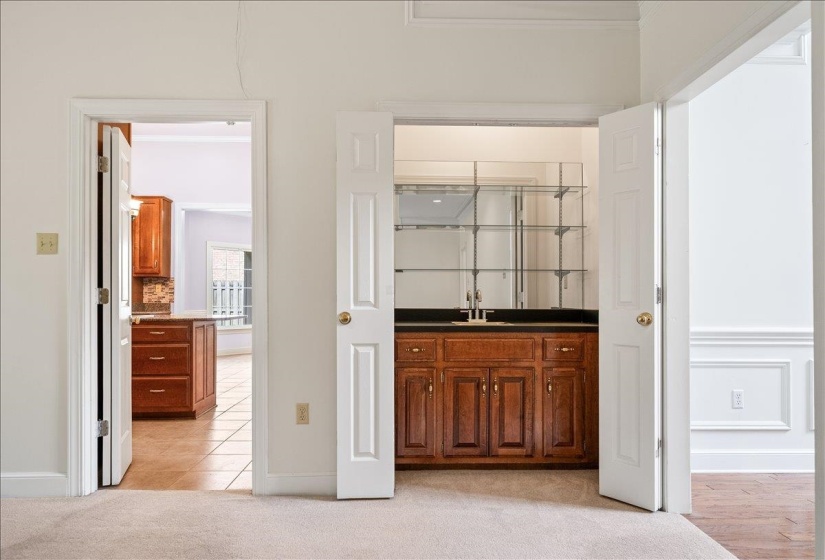 6619 RUE BEAUMONDE DR, Memphis, Tennessee 38120, 4 Bedrooms Bedrooms, 8 Rooms Rooms,2.1 BathroomsBathrooms,Residential,For Sale,RUE BEAUMONDE,10223588