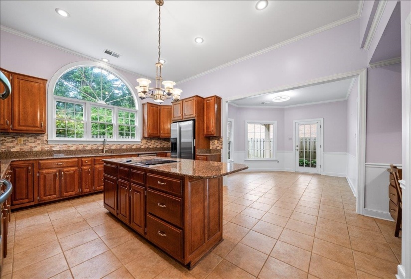 6619 RUE BEAUMONDE DR, Memphis, Tennessee 38120, 4 Bedrooms Bedrooms, 8 Rooms Rooms,2.1 BathroomsBathrooms,Residential,For Sale,RUE BEAUMONDE,10223588