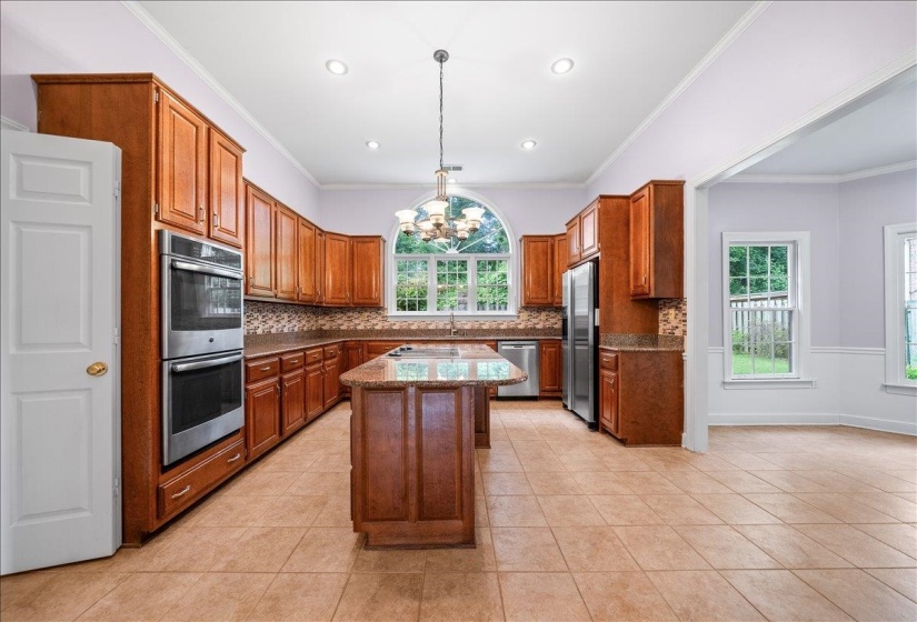 6619 RUE BEAUMONDE DR, Memphis, Tennessee 38120, 4 Bedrooms Bedrooms, 8 Rooms Rooms,2.1 BathroomsBathrooms,Residential,For Sale,RUE BEAUMONDE,10223588