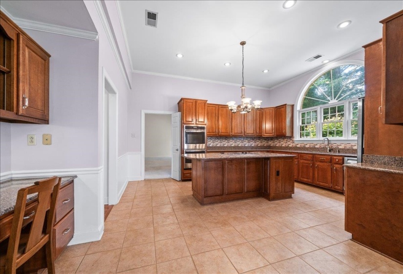 6619 RUE BEAUMONDE DR, Memphis, Tennessee 38120, 4 Bedrooms Bedrooms, 8 Rooms Rooms,2.1 BathroomsBathrooms,Residential,For Sale,RUE BEAUMONDE,10223588