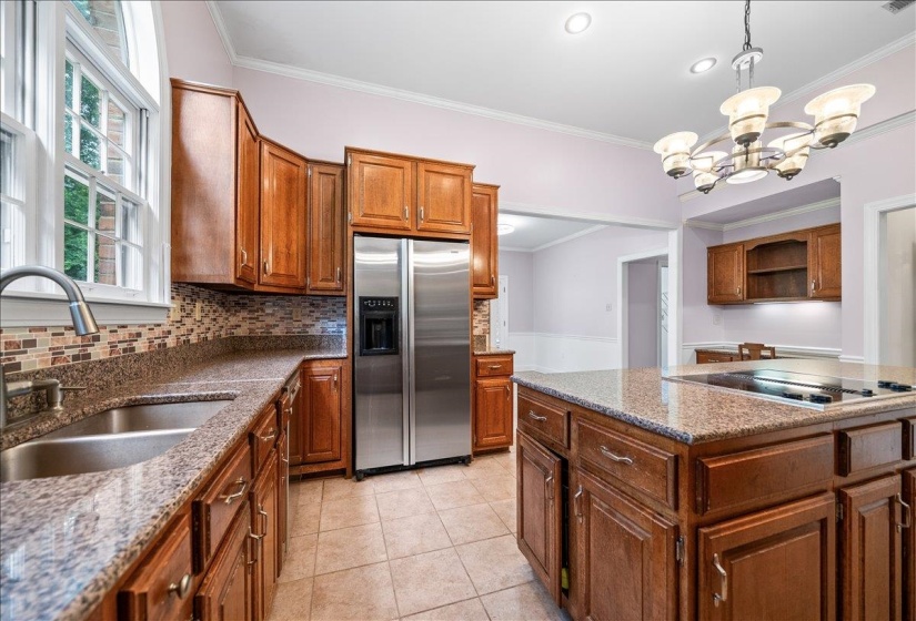 6619 RUE BEAUMONDE DR, Memphis, Tennessee 38120, 4 Bedrooms Bedrooms, 8 Rooms Rooms,2.1 BathroomsBathrooms,Residential,For Sale,RUE BEAUMONDE,10223588