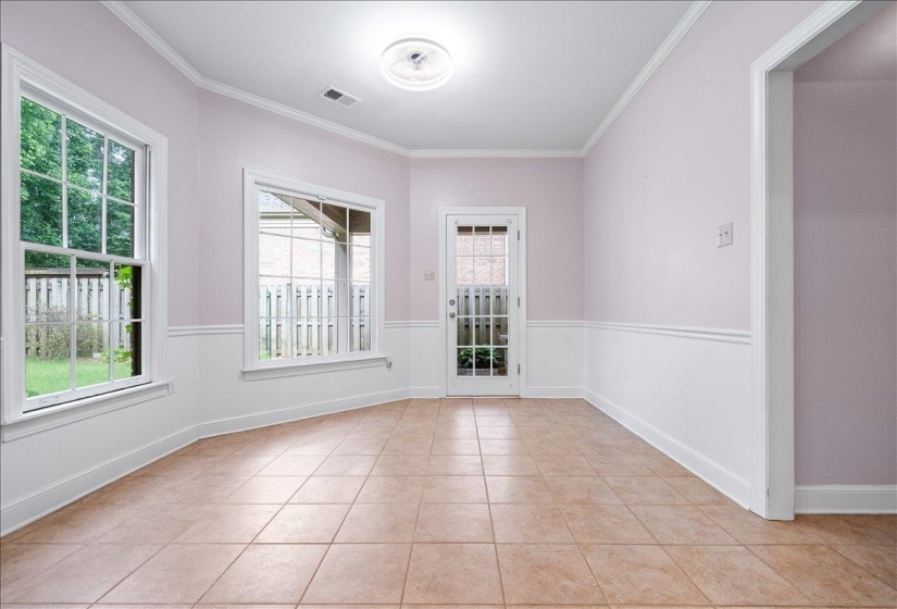 6619 RUE BEAUMONDE DR, Memphis, Tennessee 38120, 4 Bedrooms Bedrooms, 8 Rooms Rooms,2.1 BathroomsBathrooms,Residential,For Sale,RUE BEAUMONDE,10223588