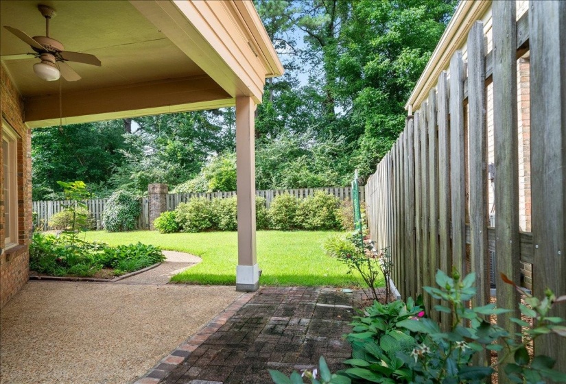 6619 RUE BEAUMONDE DR, Memphis, Tennessee 38120, 4 Bedrooms Bedrooms, 8 Rooms Rooms,2.1 BathroomsBathrooms,Residential,For Sale,RUE BEAUMONDE,10223588