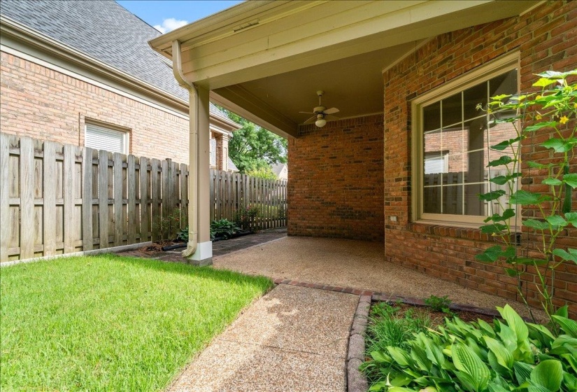 6619 RUE BEAUMONDE DR, Memphis, Tennessee 38120, 4 Bedrooms Bedrooms, 8 Rooms Rooms,2.1 BathroomsBathrooms,Residential,For Sale,RUE BEAUMONDE,10223588