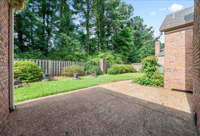 6619 RUE BEAUMONDE DR, Memphis, Tennessee 38120, 4 Bedrooms Bedrooms, 8 Rooms Rooms,2.1 BathroomsBathrooms,Residential,For Sale,RUE BEAUMONDE,10223588