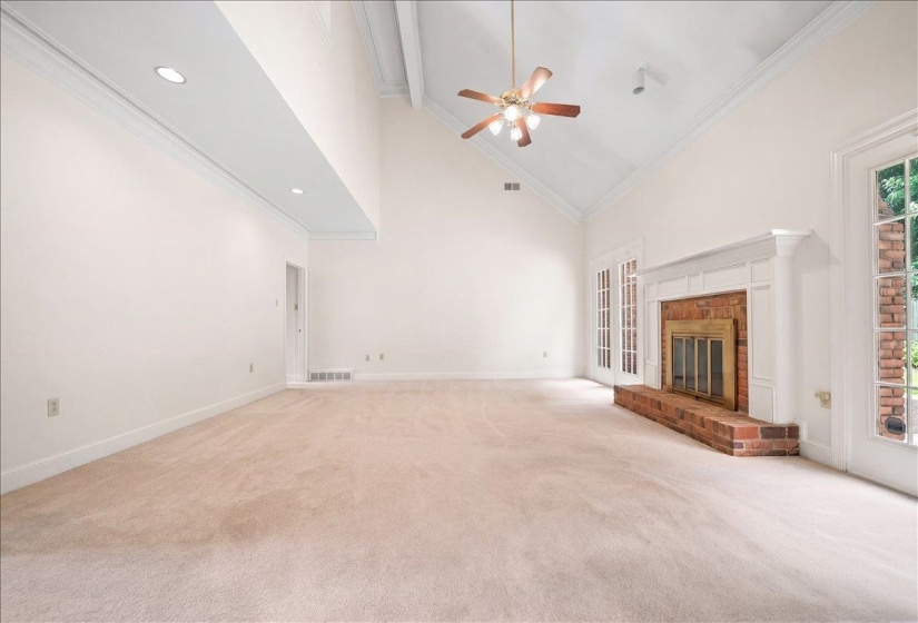 6619 RUE BEAUMONDE DR, Memphis, Tennessee 38120, 4 Bedrooms Bedrooms, 8 Rooms Rooms,2.1 BathroomsBathrooms,Residential,For Sale,RUE BEAUMONDE,10223588