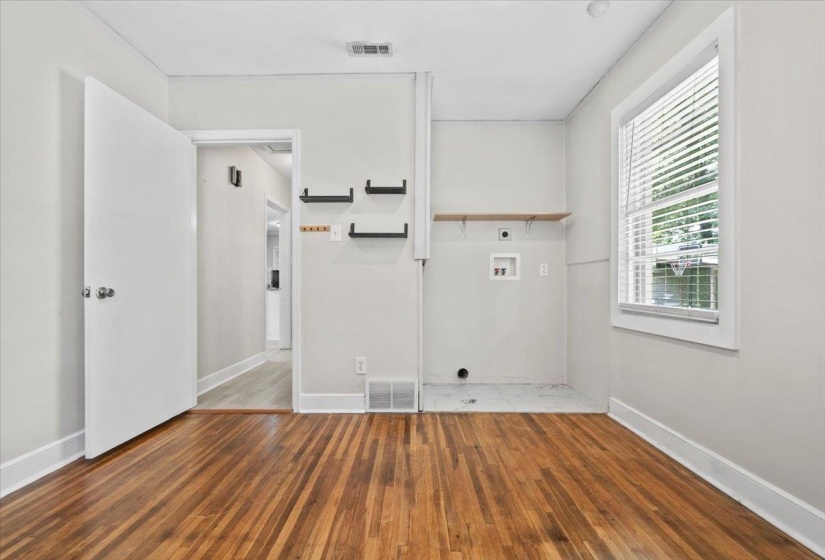 823 DILLWORTH ST, Memphis, Tennessee 38122, 3 Bedrooms Bedrooms, 6 Rooms Rooms,1 BathroomBathrooms,Residential,For Sale,DILLWORTH,10223593