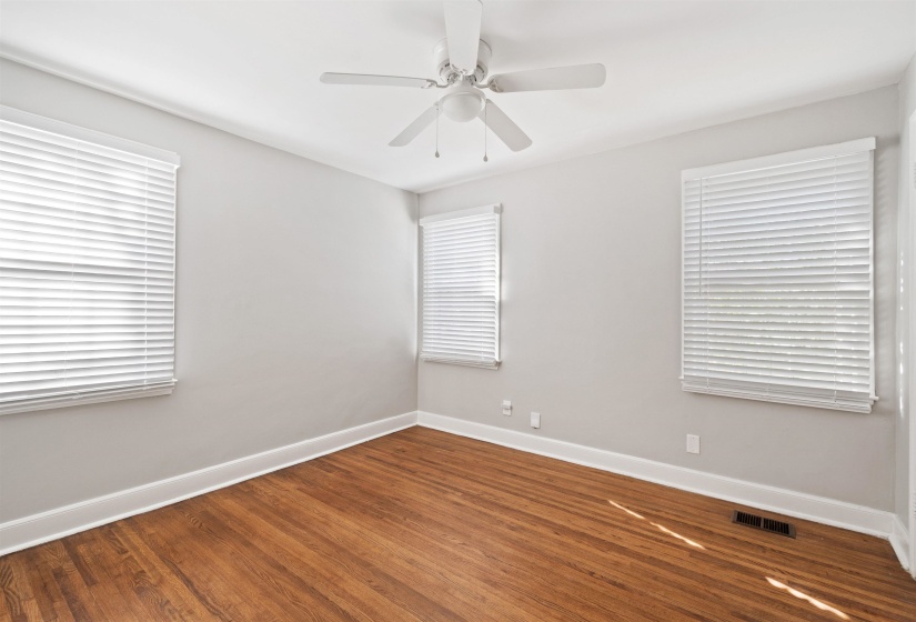 3753 FRIAR TUCK RD, Memphis, Tennessee 38111, 3 Bedrooms Bedrooms, 5 Rooms Rooms,1 BathroomBathrooms,Residential,For Sale,FRIAR TUCK,10223598