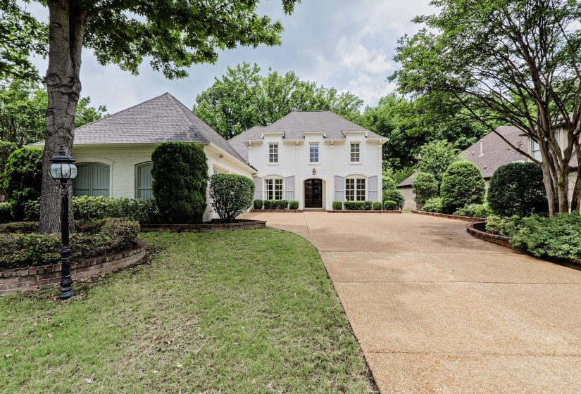 4437 COLTWOOD DR, Lakeland, Tennessee 38002, 4 Bedrooms Bedrooms, 11 Rooms Rooms,3 BathroomsBathrooms,Residential,For Sale,COLTWOOD,10223624