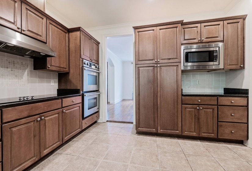 4437 COLTWOOD DR, Lakeland, Tennessee 38002, 4 Bedrooms Bedrooms, 11 Rooms Rooms,3 BathroomsBathrooms,Residential,For Sale,COLTWOOD,10223624