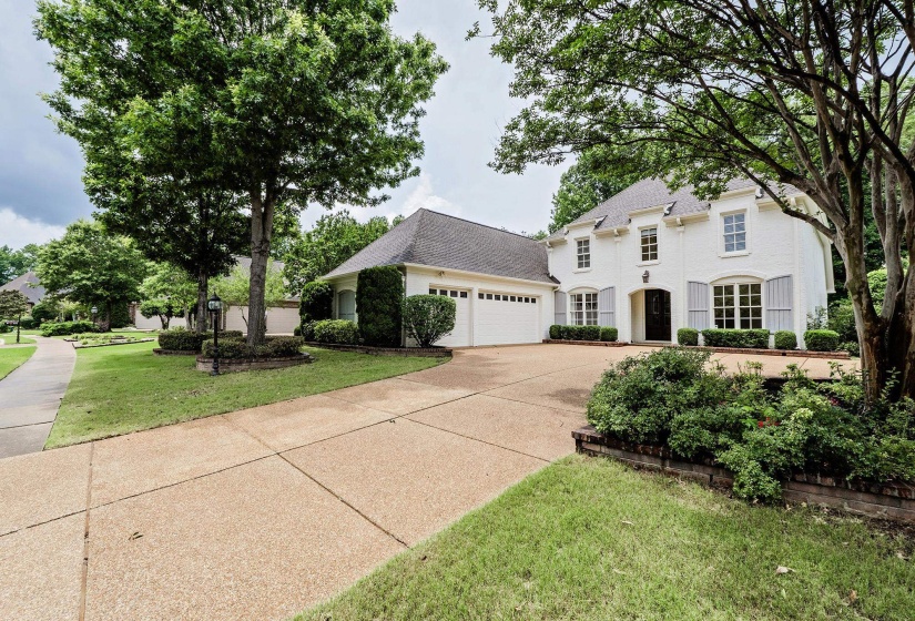 4437 COLTWOOD DR, Lakeland, Tennessee 38002, 4 Bedrooms Bedrooms, 11 Rooms Rooms,3 BathroomsBathrooms,Residential,For Sale,COLTWOOD,10223624