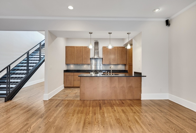 579 FRONT ST, Memphis, Tennessee 38103, 3 Bedrooms Bedrooms, 6 Rooms Rooms,3 BathroomsBathrooms,Residential,For Sale,FRONT,10223626