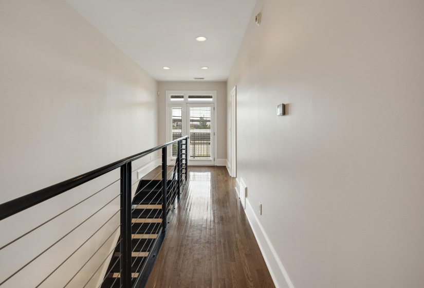 579 FRONT ST, Memphis, Tennessee 38103, 3 Bedrooms Bedrooms, 6 Rooms Rooms,3 BathroomsBathrooms,Residential,For Sale,FRONT,10223626
