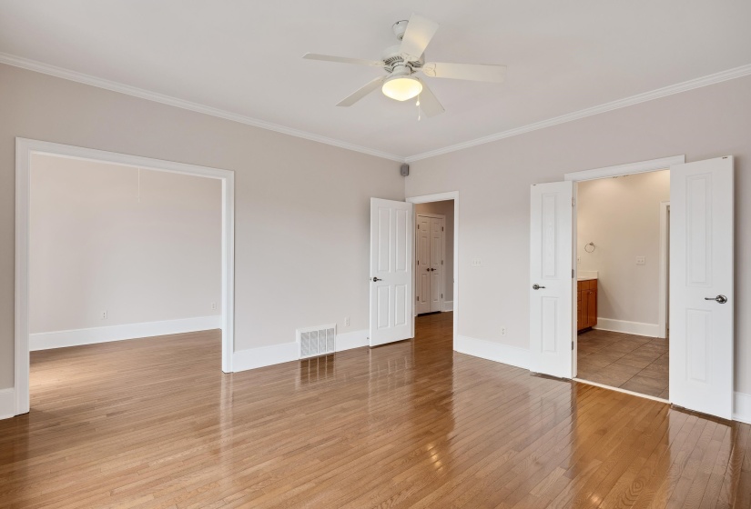 579 FRONT ST, Memphis, Tennessee 38103, 3 Bedrooms Bedrooms, 6 Rooms Rooms,3 BathroomsBathrooms,Residential,For Sale,FRONT,10223626