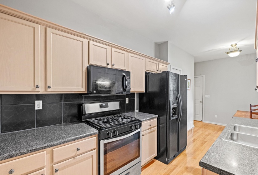 393 FOUNTAIN CREST DR, Memphis, Tennessee 38120, 3 Bedrooms Bedrooms, 7 Rooms Rooms,2 BathroomsBathrooms,Residential,For Sale,FOUNTAIN CREST,10223634