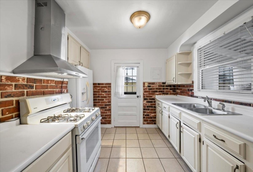 740 LOEB ST, Memphis, Tennessee 38111, 3 Bedrooms Bedrooms, 6 Rooms Rooms,1 BathroomBathrooms,Residential,For Sale,LOEB,10223647