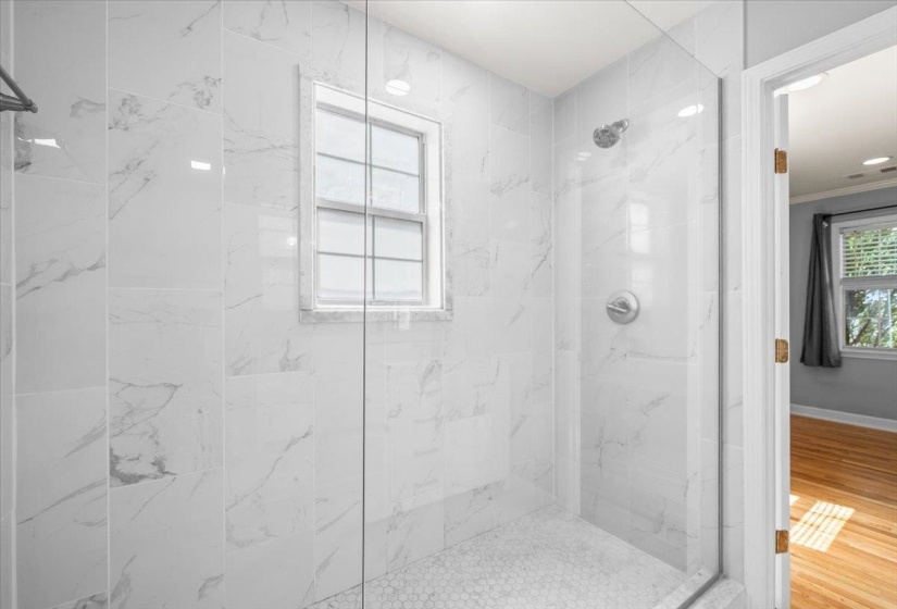 3808 OAKLEY AVE, Memphis, Tennessee 38111, 4 Bedrooms Bedrooms, 9 Rooms Rooms,2 BathroomsBathrooms,Residential,For Sale,OAKLEY,10223655